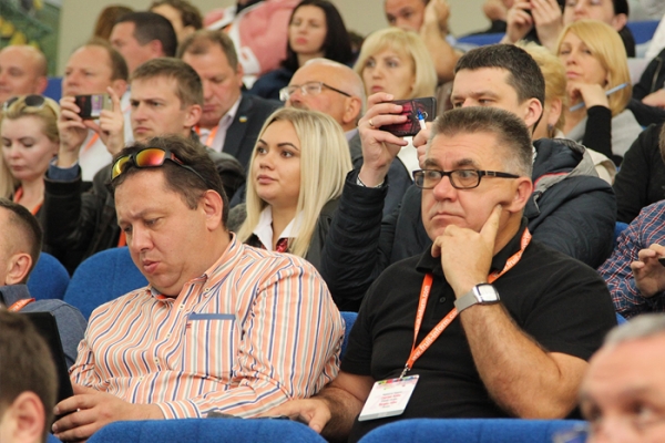 ukraine-conference-berries-168BD6C877-557E-5B8D-B758-7585BB34AABD.jpg